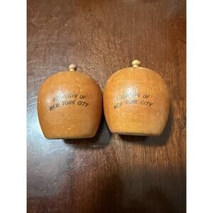 Vintage 1970s New York City Souvenir Wood Wooden Apple Salt Pepper Shakers